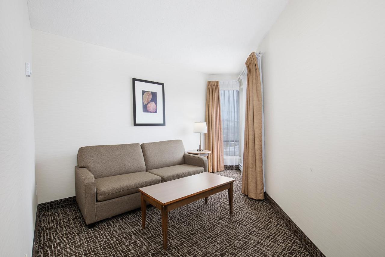 Ramada By Wyndham Kamloops Ξενοδοχείο Εξωτερικό φωτογραφία