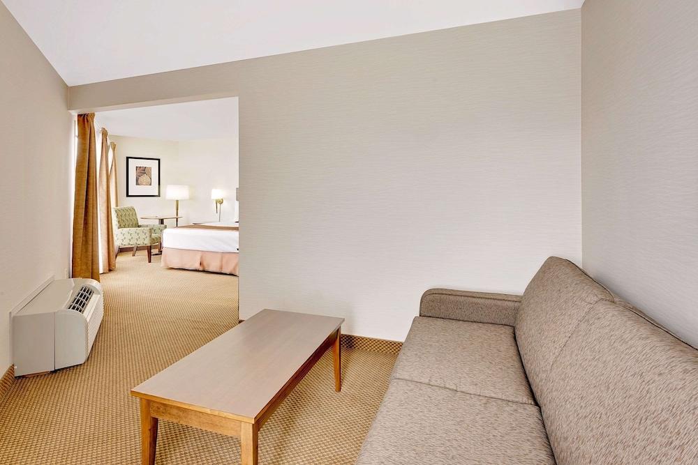 Ramada By Wyndham Kamloops Ξενοδοχείο Εξωτερικό φωτογραφία