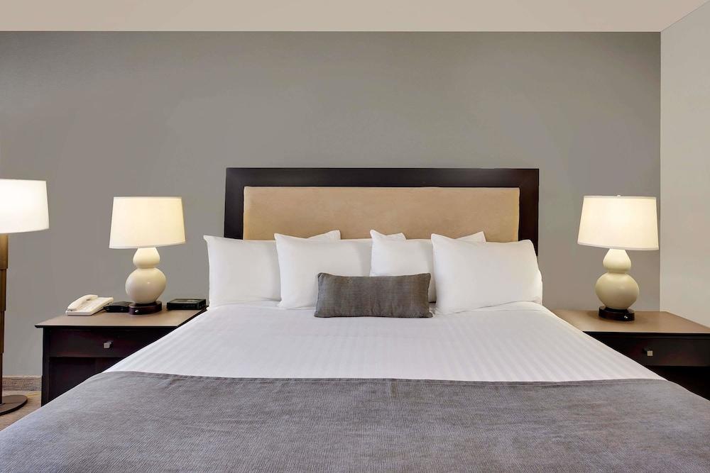 Ramada By Wyndham Kamloops Ξενοδοχείο Εξωτερικό φωτογραφία
