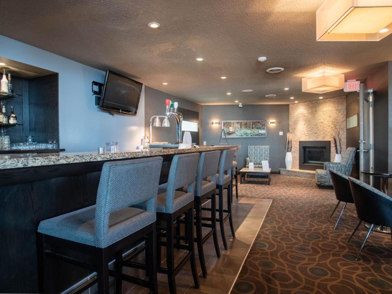 Ramada By Wyndham Kamloops Ξενοδοχείο Εξωτερικό φωτογραφία